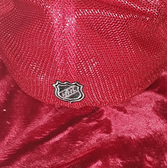 Calgary Flames NHL / Reebok Full Fitted Hat - Picture 11 of 15